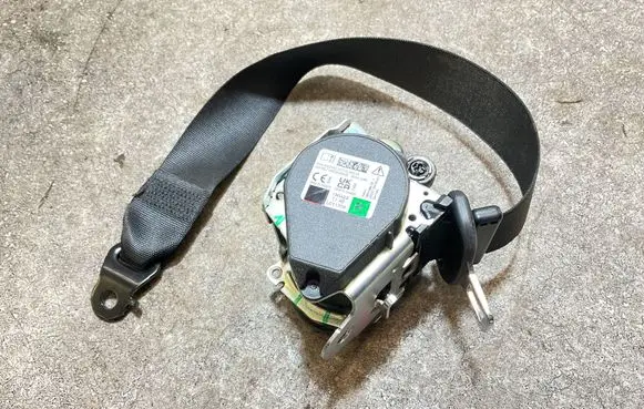 Audi E-tron GT Rear seatbelt 642186300D L011705 2806P1004023