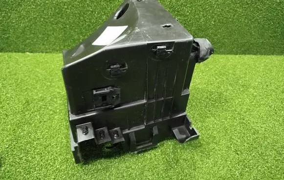 Opel Vivaro Fuse box set 8200490003 240116377R CAM2250291