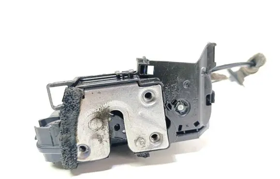 Renault Captur Rear door lock 805023047R