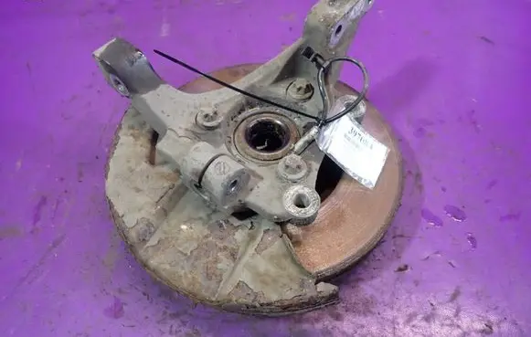 Opel Vectra C Front wheel hub spindle knuckle