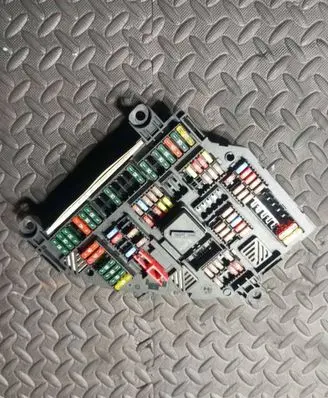 BMW 6 F12 F13 Fuse module 9252812 317033452 02305140
