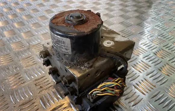 Volvo S80 ABS Pump 8619538 TKR1A18L64 10094904233