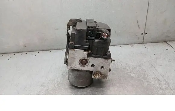 Volvo S40, V40 ABS Pump 30857585