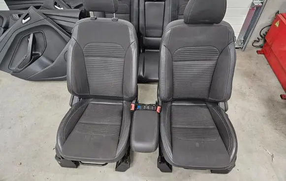 Seat set