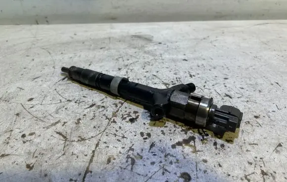 Toyota Avensis Verso Fuel injector 2367027030 07F18319