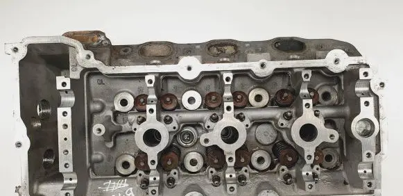 Chrysler 300C Engine head 04892068AA