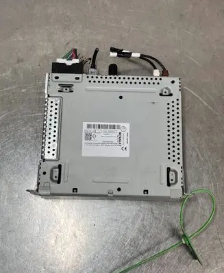 Radio/CD/DVD/GPS head unit