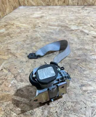 Audi A8 S8 D3 4E Rear seatbelt 000090H 619701700