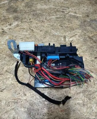 Mercedes-Benz C W204 Fuse module 5DK009225 2049060105 2049019602