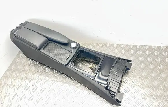 Mercedes-Benz C W204 Armrest A2046800150 0005031010