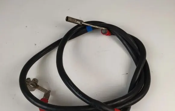 Mercedes-Benz Vito Viano W639 Positive cable (battery) A6394400127