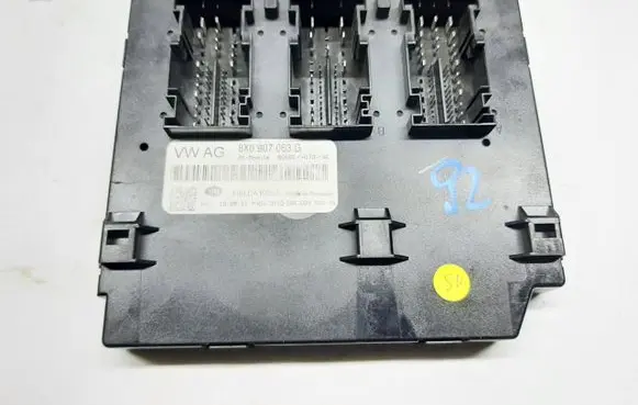Audi Q3 F3 Comfort/convenience module 8X0907063G