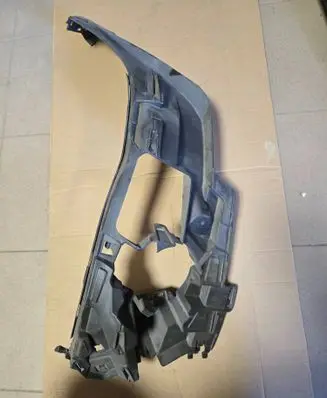 BMW X5 F15 Fog light bracket 7303095