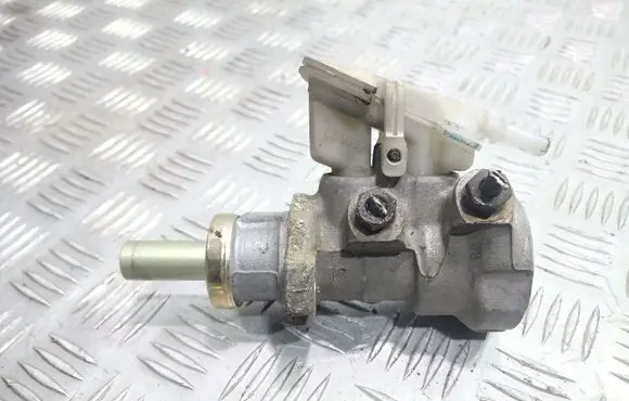 Ford Focus Master brake cylinder