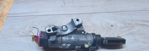 Volkswagen PASSAT B5.5 Ignition lock contact 4B0905851F