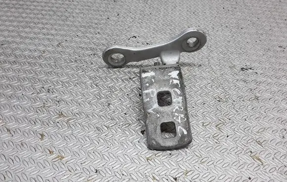 Opel Vectra C Front door upper hinge
