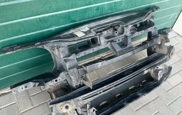 Volkswagen Touran I Radiator support slam panel 1T0805588