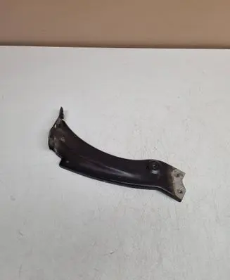 Skoda Superb B8 (3V) Fender mounting bracket 3V0821142