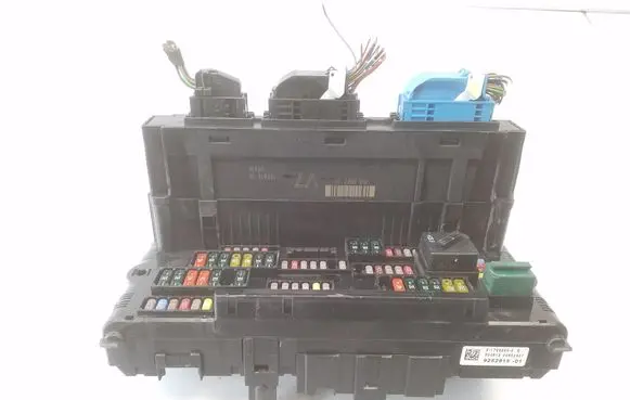 BMW 5 F10 F11 Fuse module 925281501