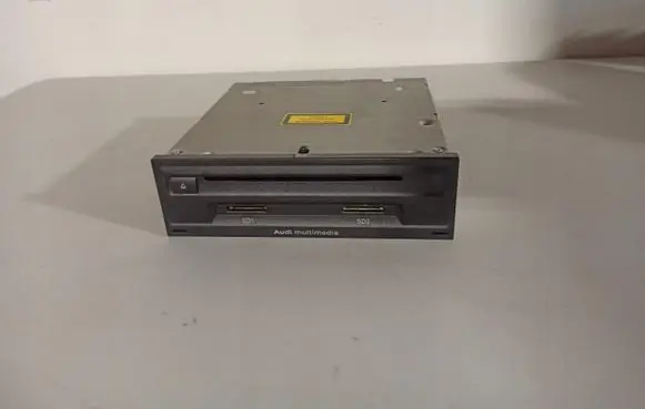 Audi A6 S6 C6 4F Navigation unit CD/DVD player 4E0035652A