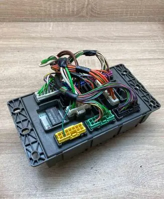 Rover 75 Fuse module 518174404 V23081C1059A303 133133