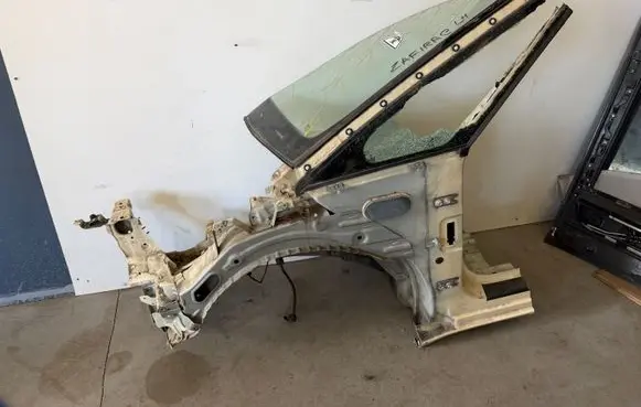 Opel Zafira C Front quarter panel