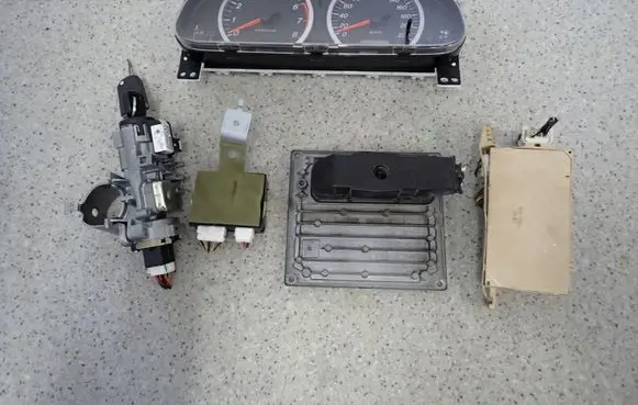 Mazda 2 Other control units/modules 6S6112A650FC