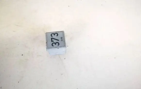 Volkswagen PASSAT B5 Other relay 8d0951253a v23134-b52-x301