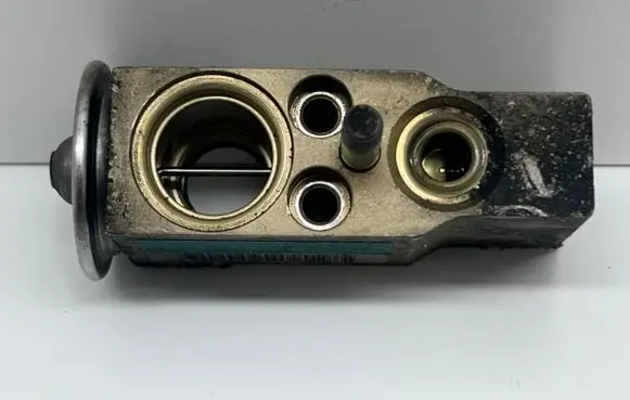 Renault Clio II Air conditioning (A/C) pressure sensor 662424M 52205790 HFC134A