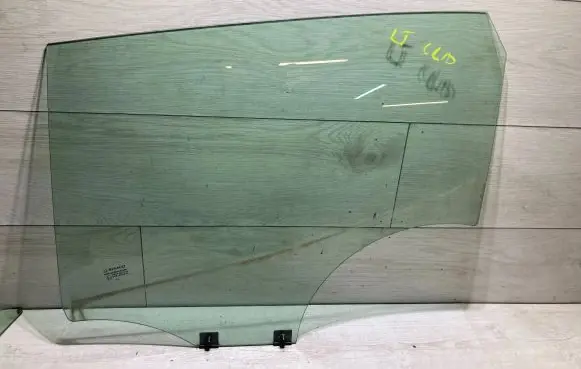 Renault Clio V Rear windscreen/windshield window 43R000464 DOT39AS2M33