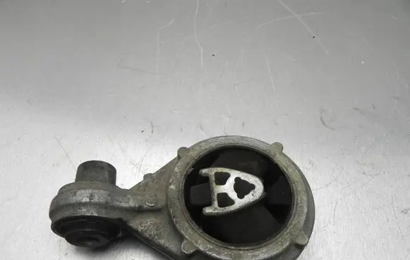 Nissan Qashqai+2 Engine mount bracket JD71A VD10015