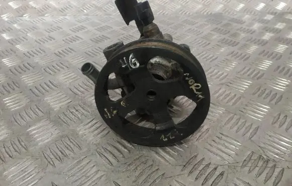 Toyota Corolla Verso E121 Power steering pump 32100