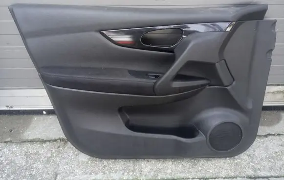 Nissan Qashqai Front door card panel trim