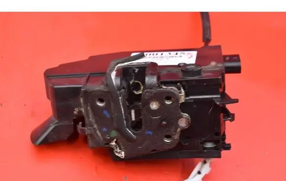 Peugeot 308 Front door lock 9810309480