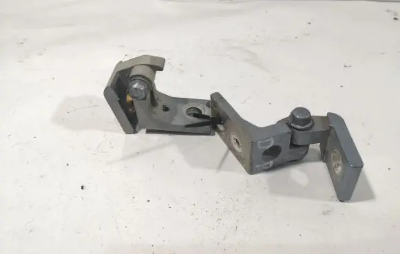 Skoda Octavia Mk2 (1Z) Front door hinge set 6Y0833402B 6Y0831412C