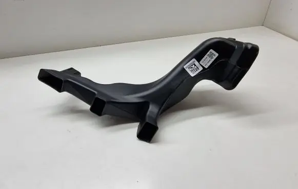 BMW i4 Cabin air duct channel 6805553