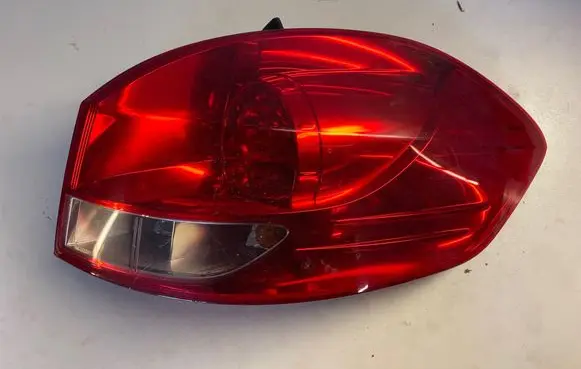 Renault Clio III Rear/tail lights 20230999 8200586844