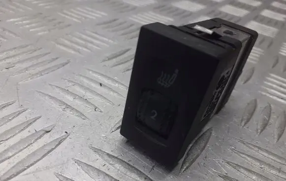 Volkswagen PASSAT B5.5 Seat heating switch 3B0963564A
