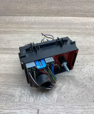 Audi 80 90 S2 B4 Fuse module P04868514AB 17778C