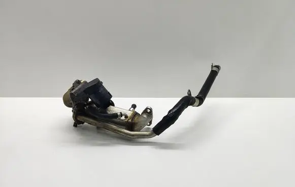 BMW 5 F10 F11 EGR valve cooler 7805446 780544607 7810871