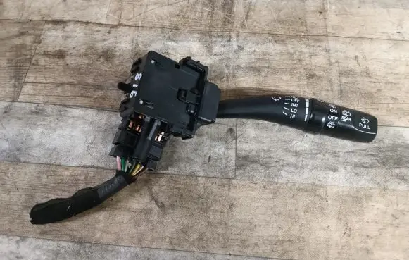Hyundai Santa Fe Wiper control stalk 202004726