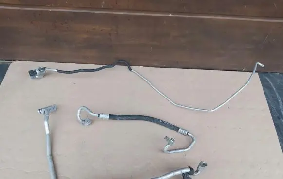 Toyota Urban Cruiser (XP110) Air conditioning (A/C) pipe/hose