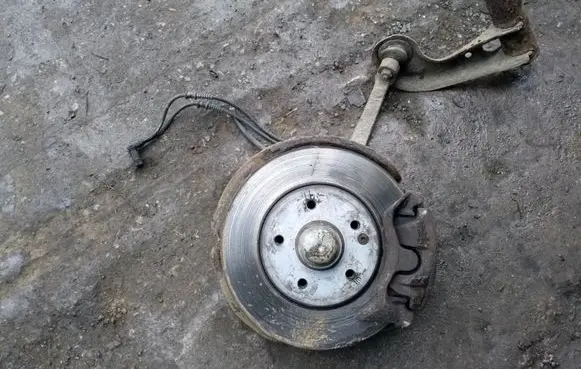 Mercedes-Benz C W202 Front wheel hub spindle knuckle 2021501294