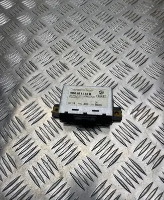 Audi A8 S8 D2 4D Alarm control unit/module 4D0951173B 960269