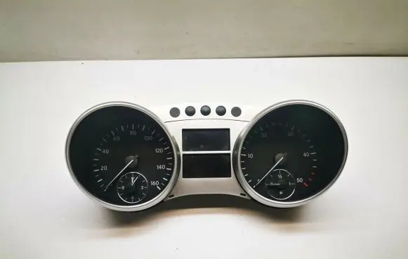 Mercedes-Benz R W251 Speedometer (instrument cluster) A2515400748
