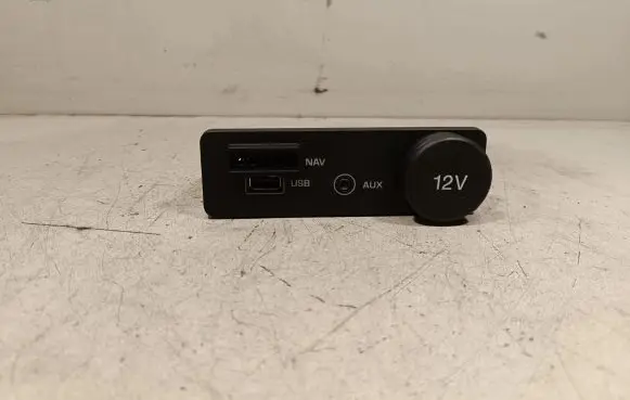 Jaguar XE USB socket connector FK7219C166BD