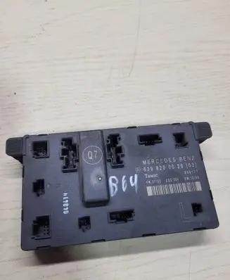 Mercedes-Benz Vito Viano W639 Door control unit/module 6398200026 356177