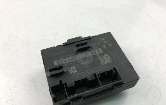 Volkswagen PASSAT B8 Other control units/modules 5Q0959595E