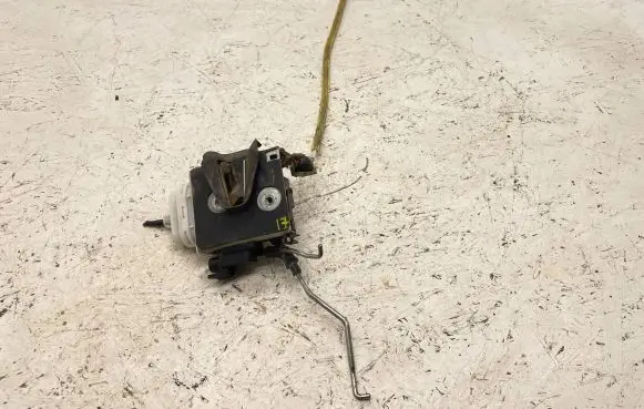 Audi A3 S3 8L Front door lock 8L0173B
