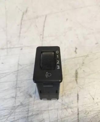 Nissan X-Trail T30 Headlight level height control switch 2221